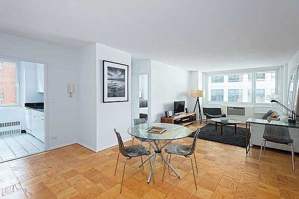 1st image of 230 W 55th St APT 18B