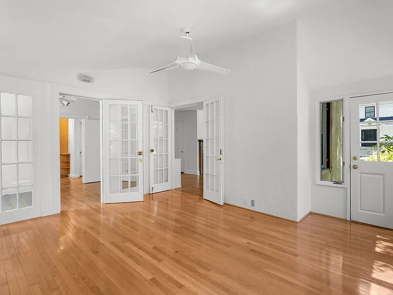 121 Walworth Ave — Photo 16