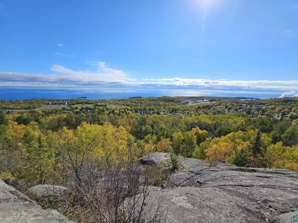 5152 Snowshoe Trl, Silver Bay, MN 55614