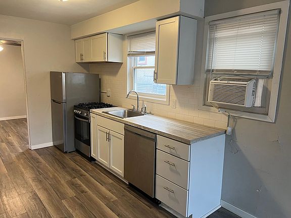 4th image of 3309 Pillsbury Ave #1