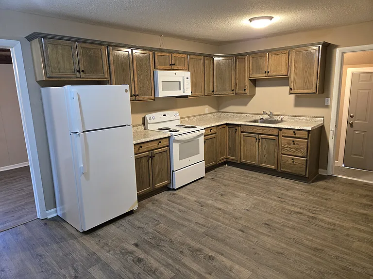 1440 Circle Dr — Photo 4