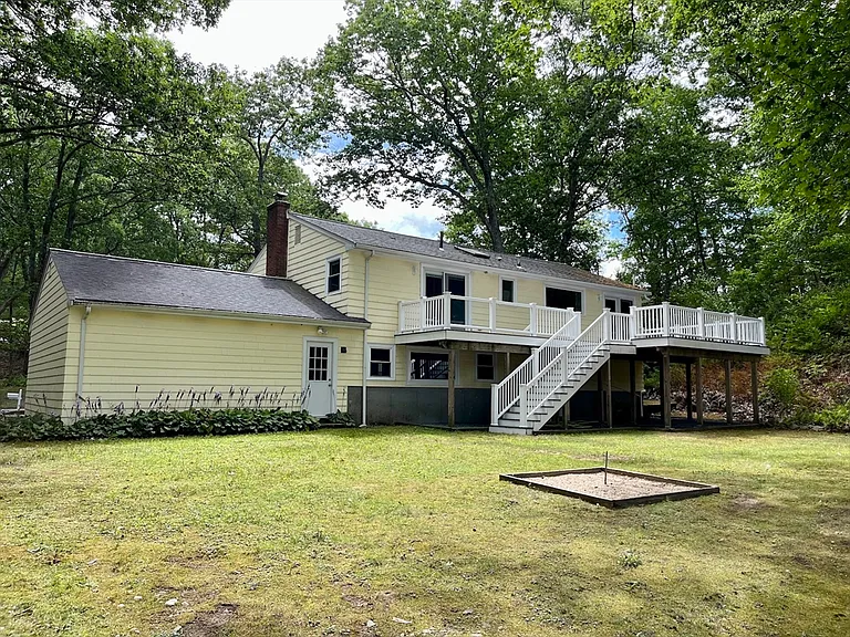 70 Beach St — Photo 15