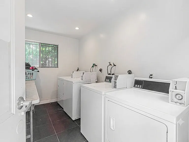 911 Monterey Ave #2 — Photo 6