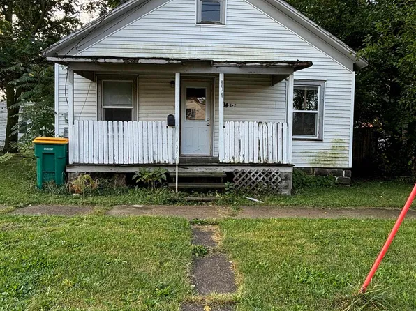 804 1/2 W Stone Ave, Fairfield, IA 52556