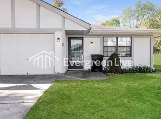 907 Stone St, Pleasant Hill, MO 64080