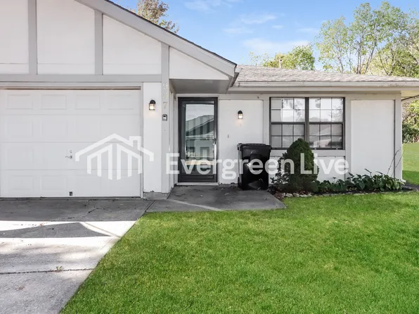 907 Stone St, Pleasant Hill, MO 64080