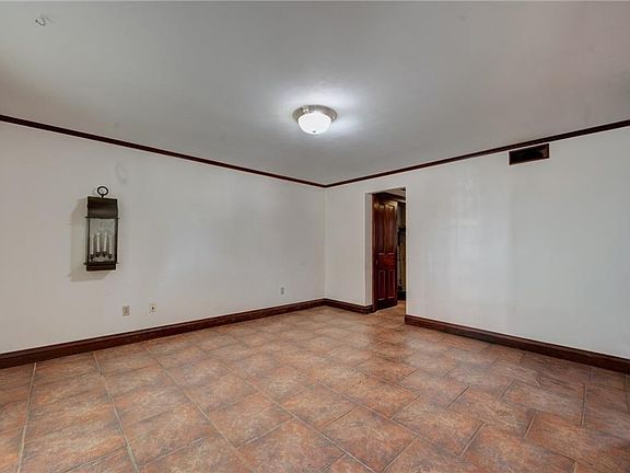 4th image of 1253 Orion Ave