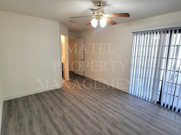 2516 Walnut Grove Way — Photo 10