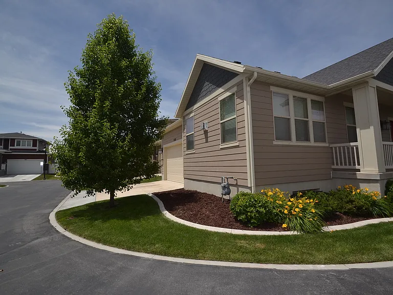 938 W Rebecca View Dr — Photo 2