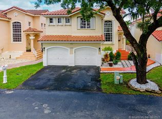 15425 SW 50th Ln, Miami, FL 33185