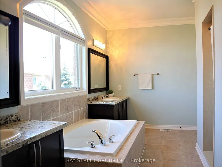 9 Eber St — Photo 12