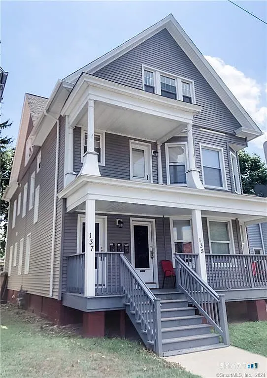 3 bed, 1.0 bath, 898 sqft, $1,800 — Photo 1