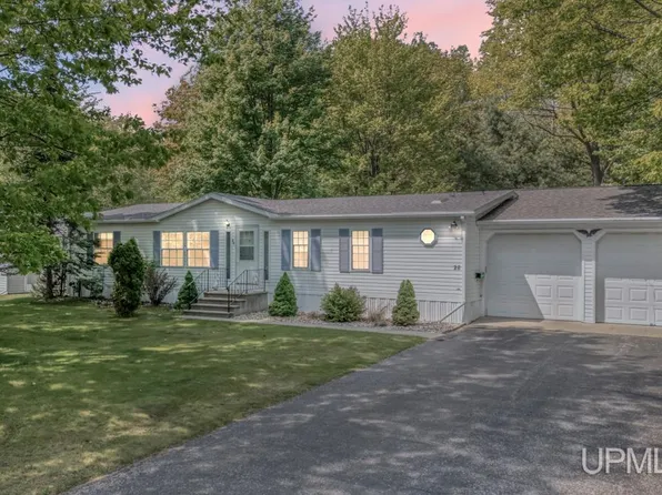 2600 S Hill Rd Lot 28, Gladstone, MI 49837