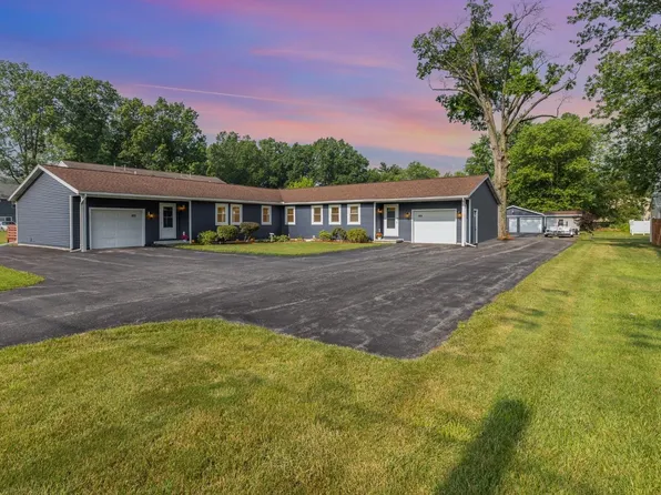 820 S 23rd St, Porter, IN 46304