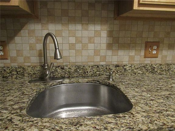 3rd image of 68 Jordan Ln