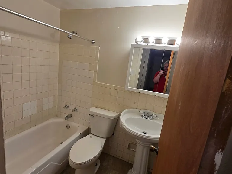 132 Imperial Ct #2 — Photo 3