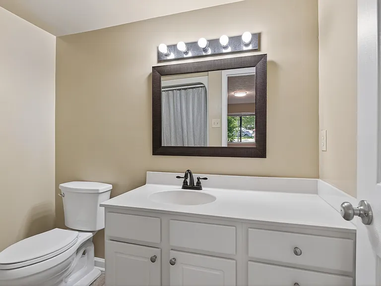 4008 Governors Sq #1 — Photo 16