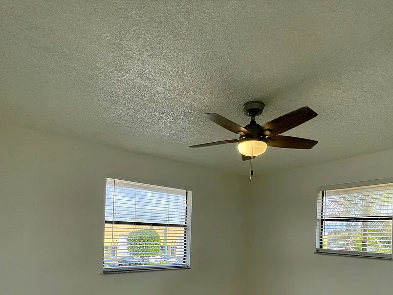 6030 SW 32nd St — Photo 11