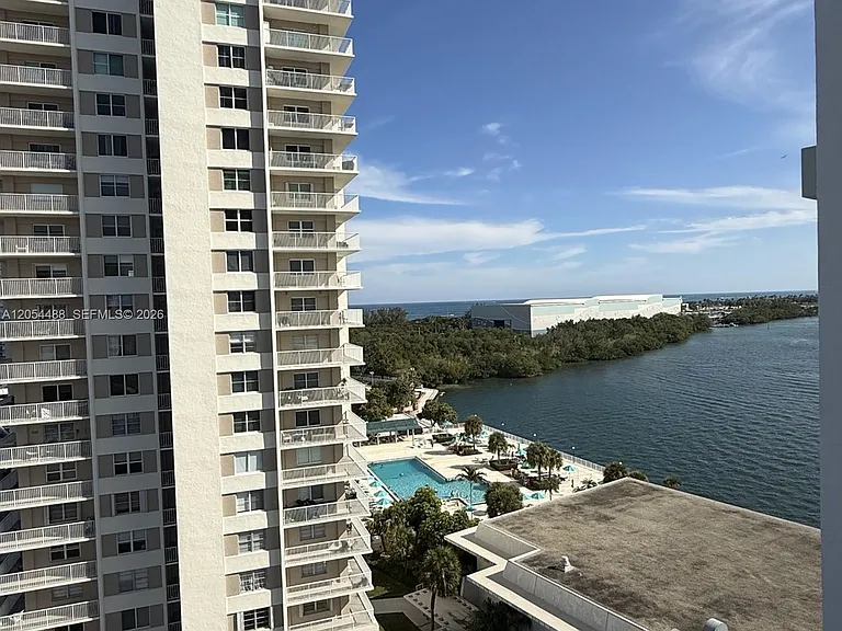500 Bayview Dr #1031 — Photo 3