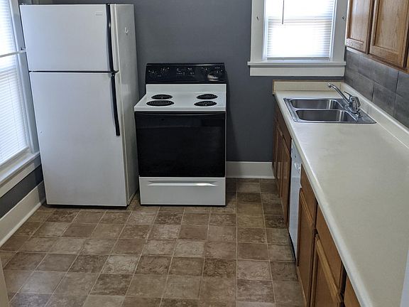 5th image of 121 S Lebanon St #121