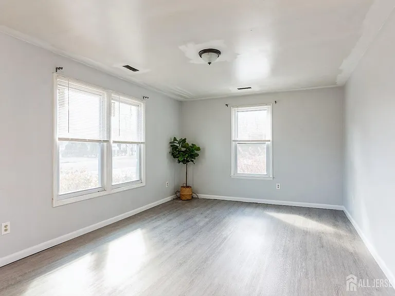 58 Dodd St — Photo 3