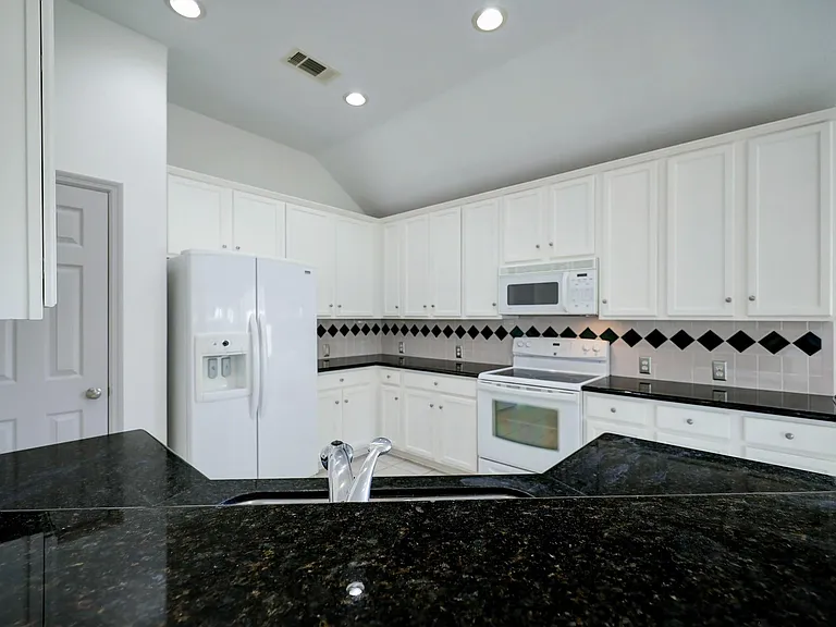 17407 Winfield Sq — Photo 12