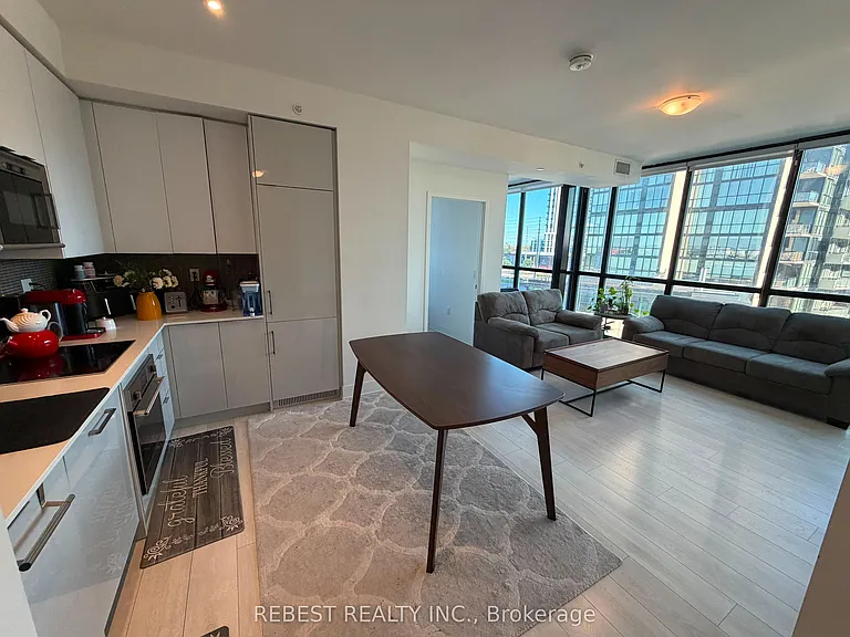 2908 Highway 7 Rd #402 — Photo 12