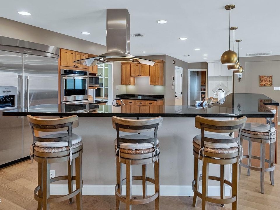 1st image of 323 W BUTLER Drive