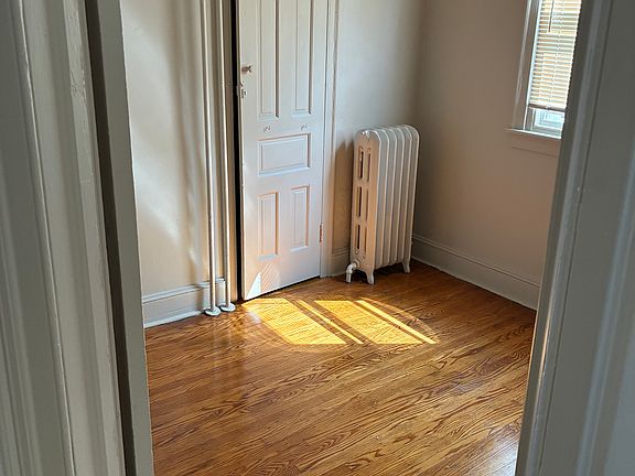 5th image of 512 Ryers Ave