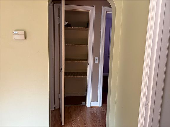 5th image of 240 Florence Ave