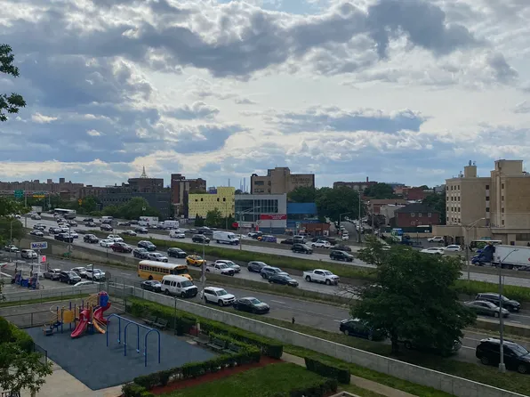 61-20 Grand Central Parkway image 13 of 14