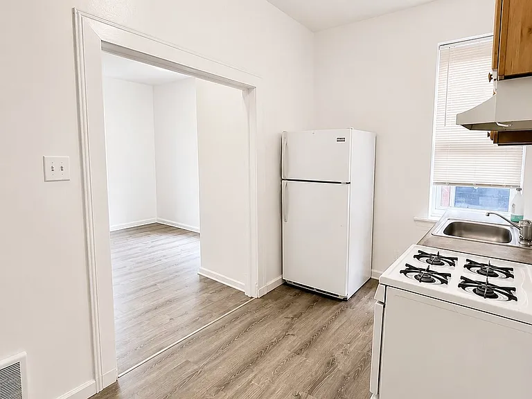 7020 Woodland Ave #B — Photo 4