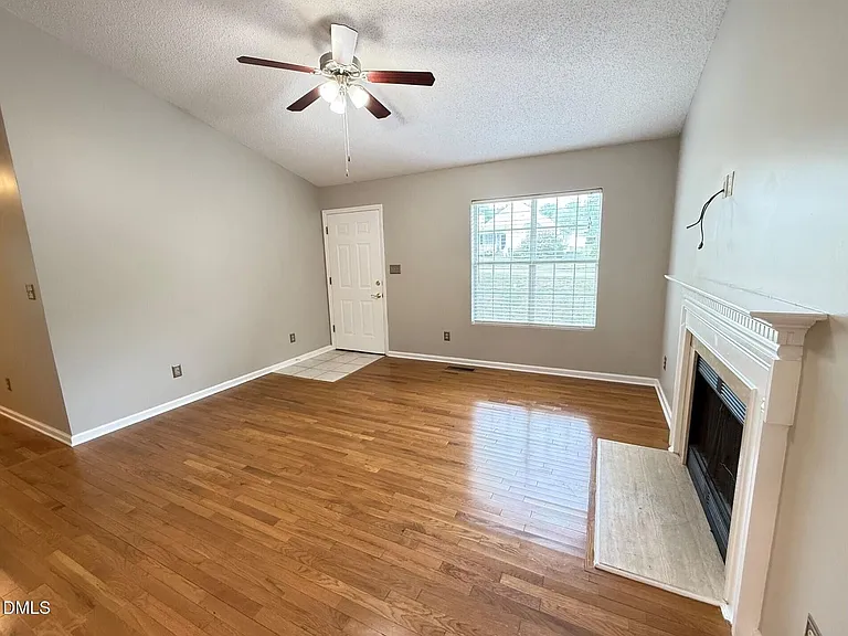 610 E Jones Ave — Photo 3