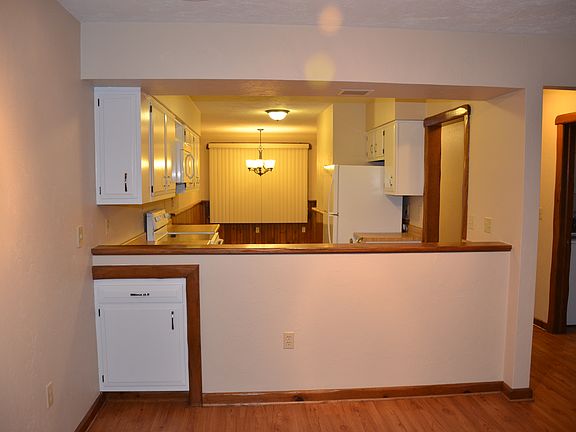 living room looking into kitchen