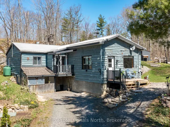 1017 Barlochan Rd, Muskoka Lakes, ON P1P 1R2