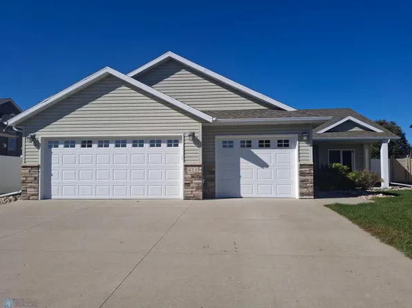 611 33rd St N, Moorhead, MN 56560