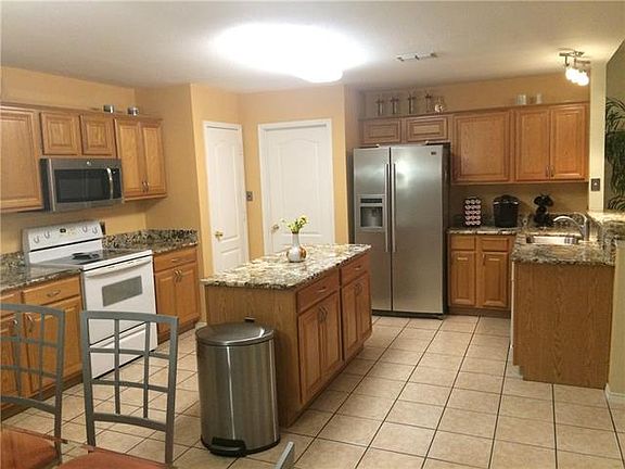 5th image of 6908 Misty Meadow Ln
