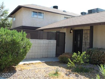 5037 Village Dr, Las Vegas, NV, 89142