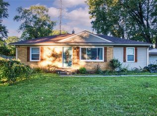 8 Forest Dr, Jeffersonville, IN 47130