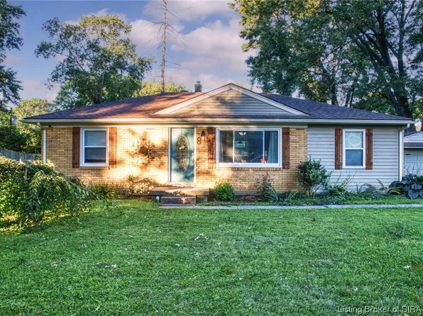 8 Forest Drive, Jeffersonville, IN 47130