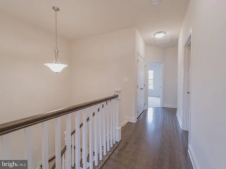 22595 Windsor Locks Sq — Photo 46