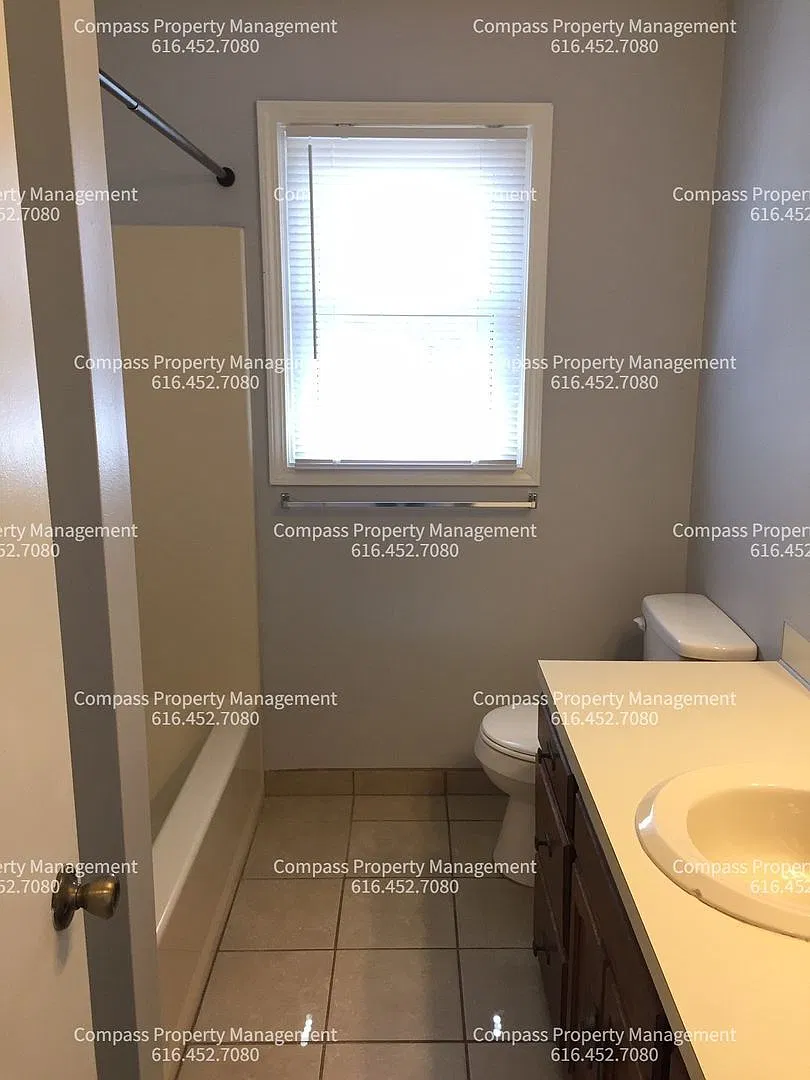 2 bed, 1.0 bath, 1008 sqft, $1,325 — Photo 3