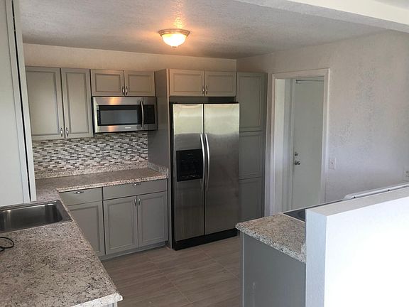 2nd image of 2313 S Peninsula Dr