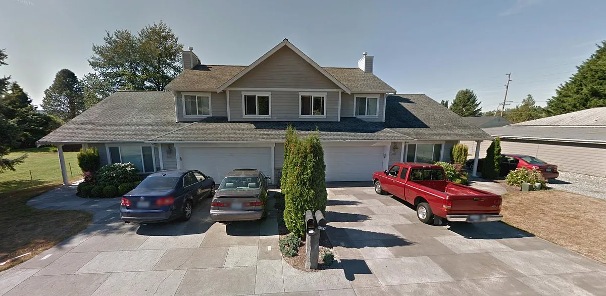Left side of duplex is available - 2425 Ontario St