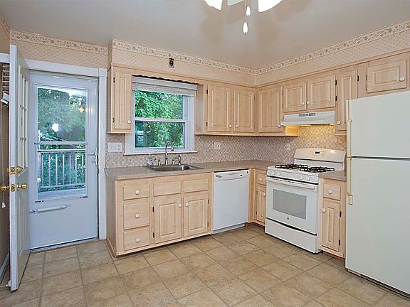 5th image of 254 Glenbrook Ave