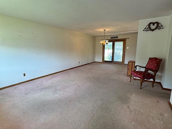 3rd image of 1243 Hiview Dr