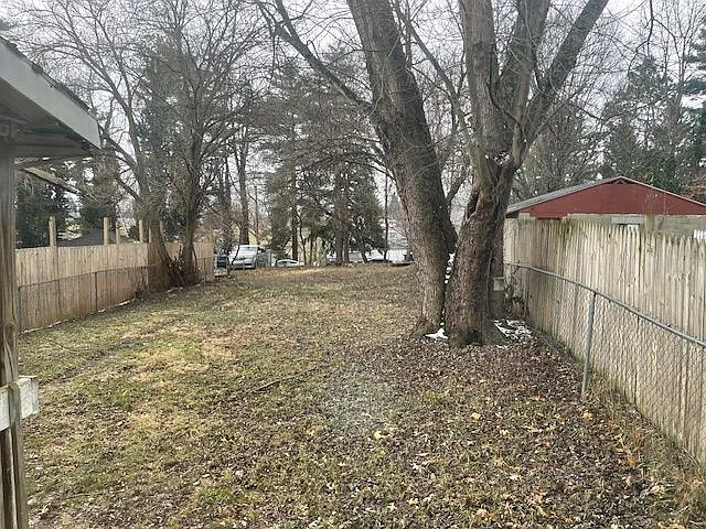 1384 Playford Ave — Photo 9