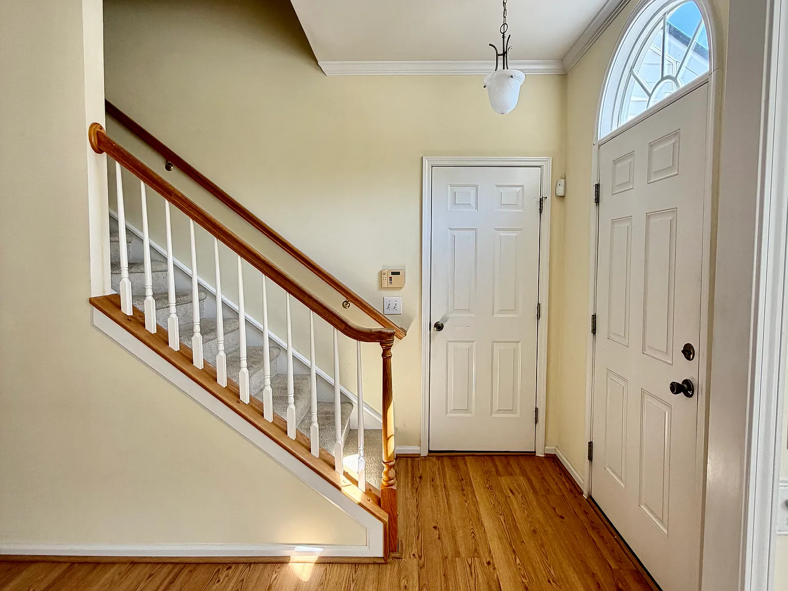 3 bed, 1973 sqft, $2,425 — Photo 3