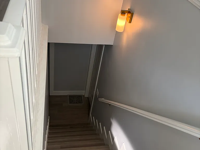 805 E Victoria Ct — Photo 15
