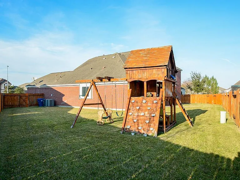 25939 Celtic Terrace Dr — Photo 33
